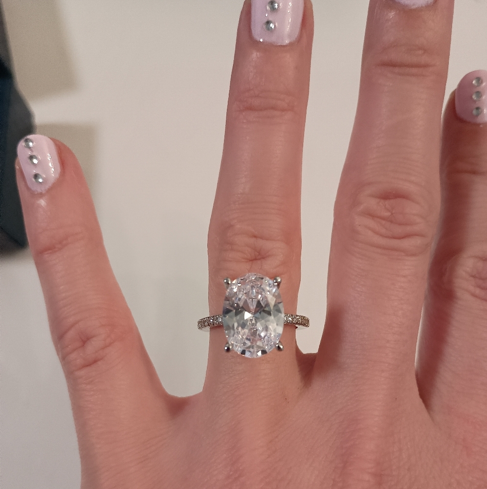 New 2 Carat Moissanite Engagement Ring/ For Every day Ring/ Best Gift